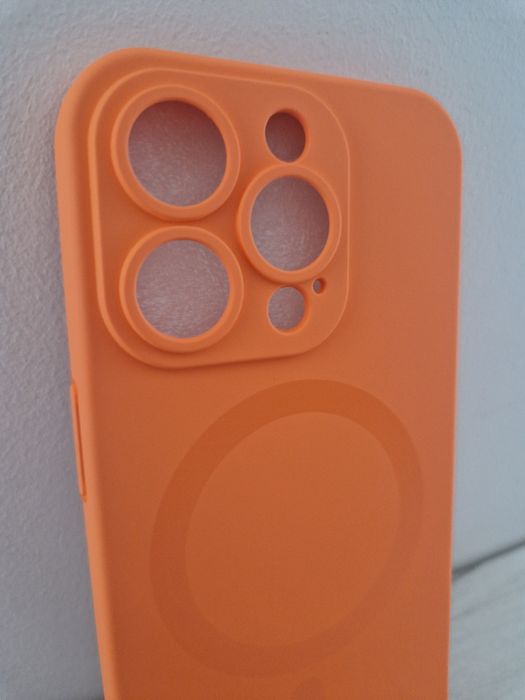 TEL PROTECT MagSilicone Case do Iphone 15 Pro Pomarańczowy