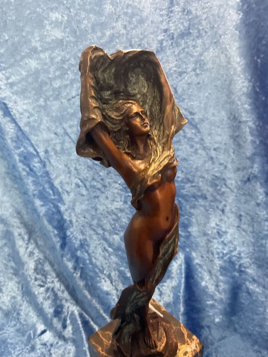 Escultura bronze altura 36 cm. Anúncios abaixo