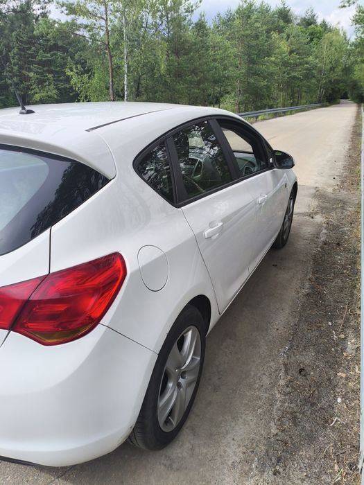 Opel Astra rok 2012