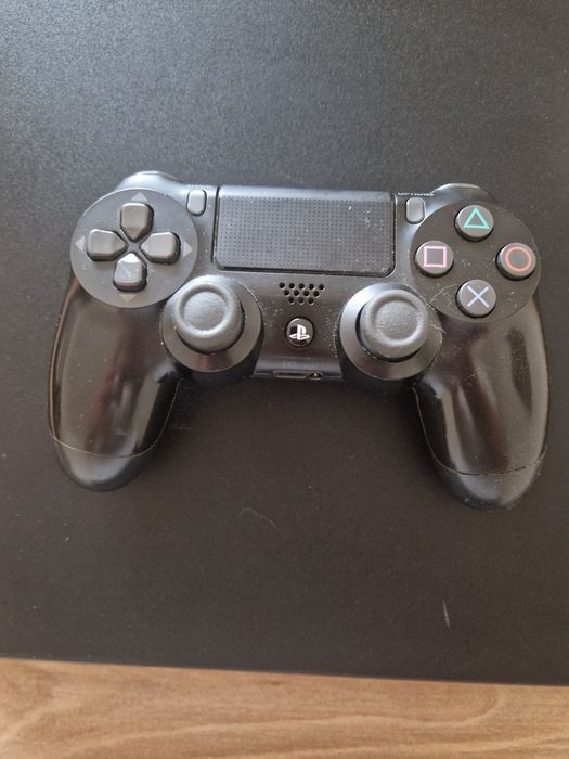 Ps4 pro em ótimo estado