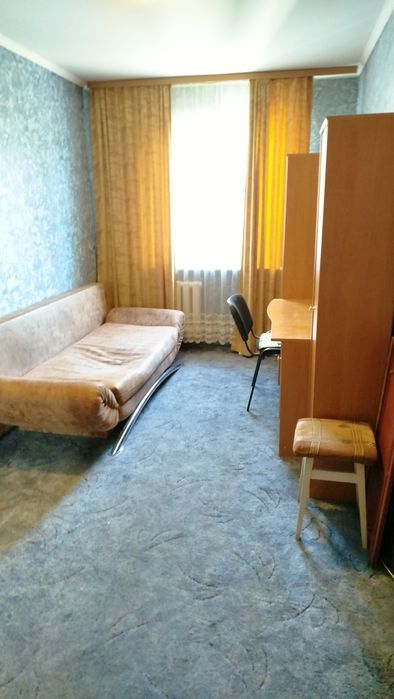 Оренда кімнати на Воскресенці поряд із ТРЦ "Квадрат".