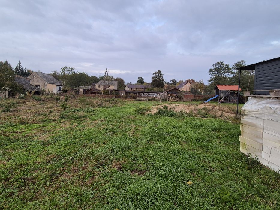 Sprzedam działkę budowlana wraz z projektem domu