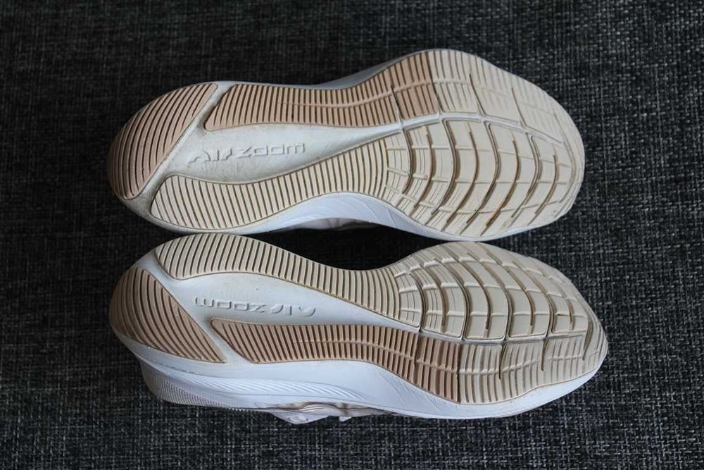 Кросівки Nike Zoom Winflo 8 Light Violet Оригінал 40р