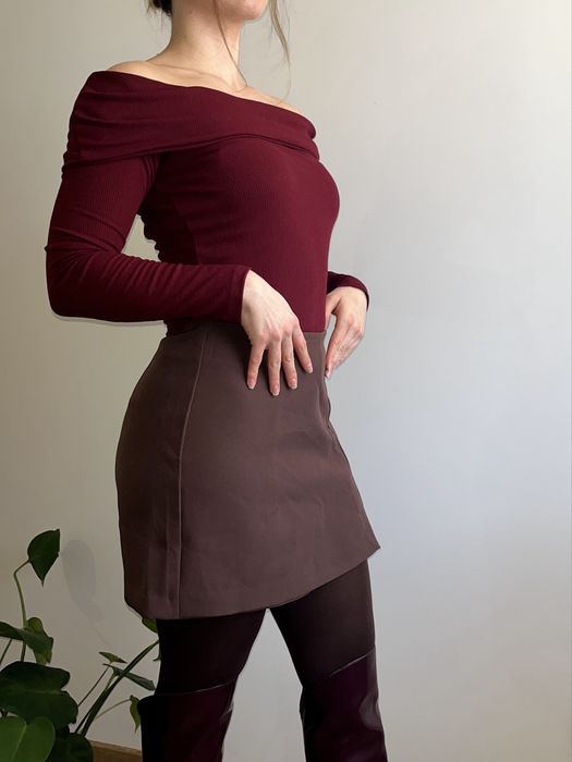 Burgundowa bluzka hispzanka