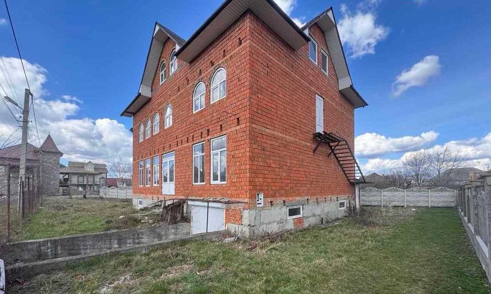 Будинок 2-пов. з мансардою, 400 м.кв., Новий Киселів