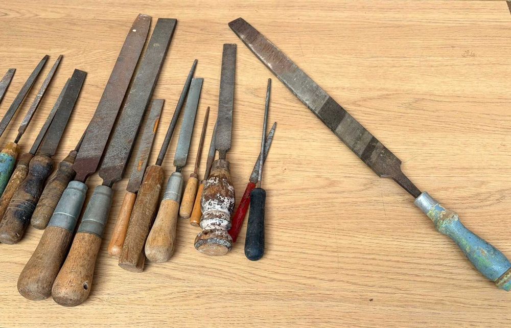 Ferramentas antigas, limas e limatões