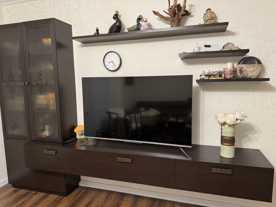 Меблі, стінка у вітальню