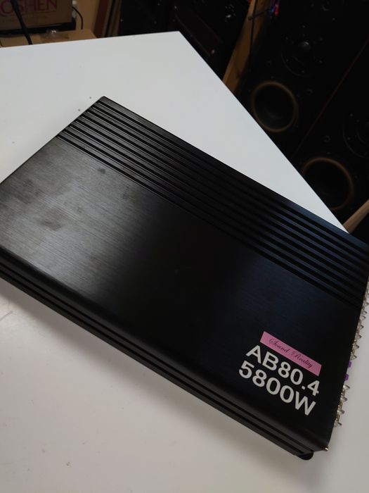 Автомобильний 4х канальный усилитель с масштабной открытой подачей.