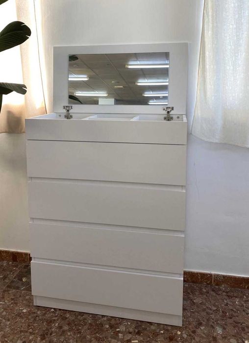 LIQUIDAÇÃO!! CÔMODA COM ESPELHO + PORTES POR 117€