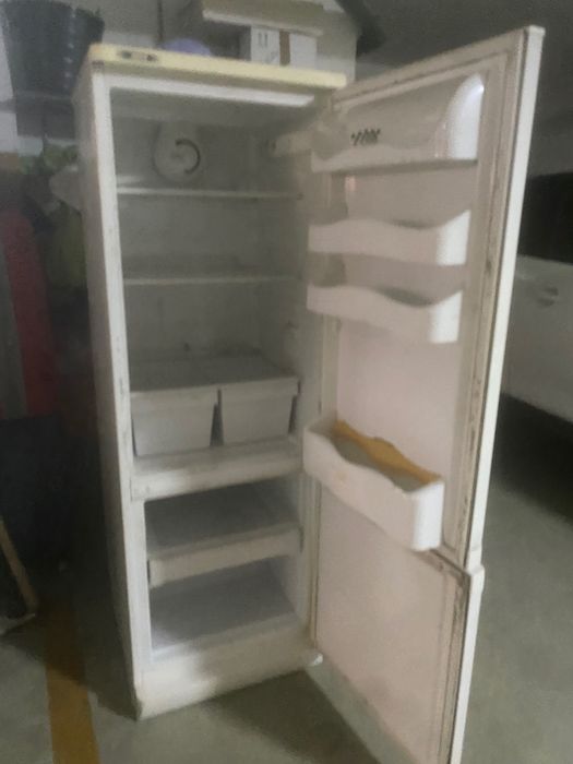 Frigorífico  a  Funcionar