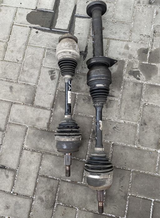 Напіввісь у зборі приводний вал VW T5 R/L