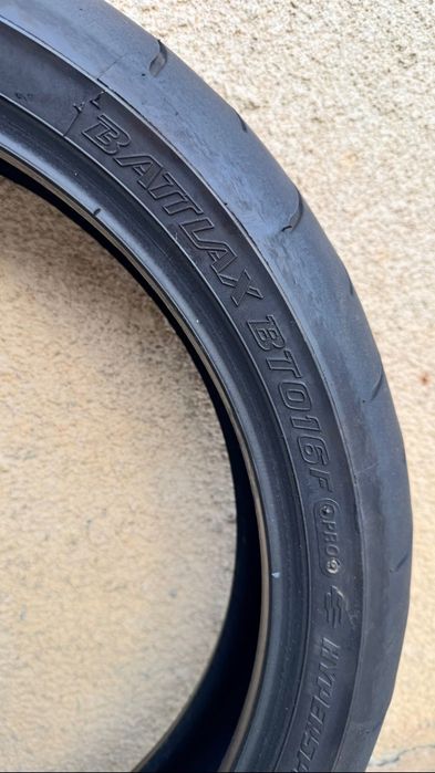 pneu  120/70 ZR 17 M/C  bridgestone battlax Bt16