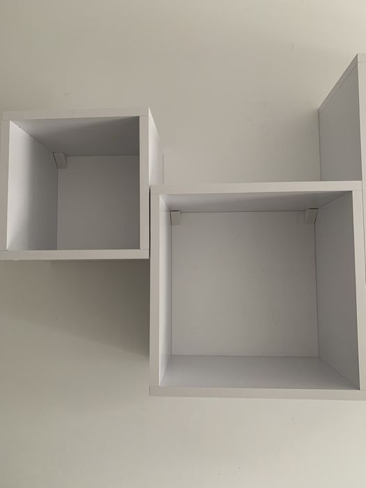 Białe uniwersalne półki wiszące