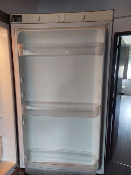 Frigorífico indesit parte de cima nao faz frio