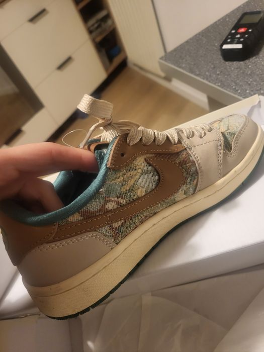 Travis Scott x air Jordan low 39