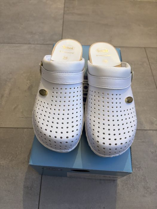 Chodaki Scholl Clog Supercomfort - białe, rozm. 38