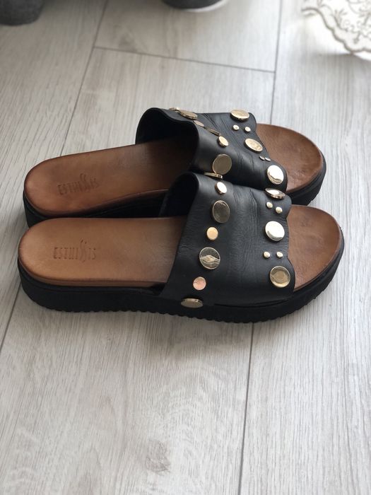 Шкіряні шльопанці