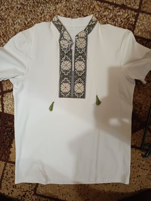 Футболка- вишиванка р.S- M
