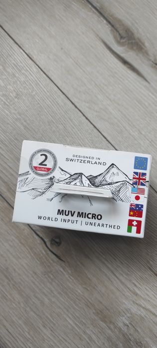 Uniwersalny adapter podróżny SKROSS