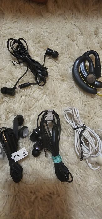 Навушники  провідні до телефону