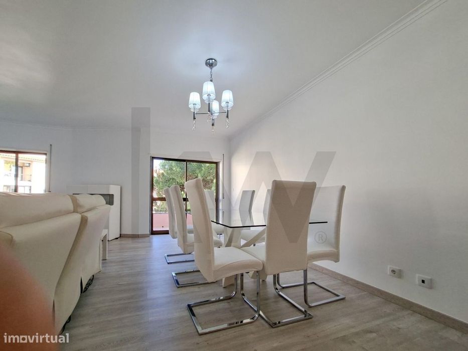 Apartamento T2 muito amplo, com ar condicionado, Sofisticado na Presti