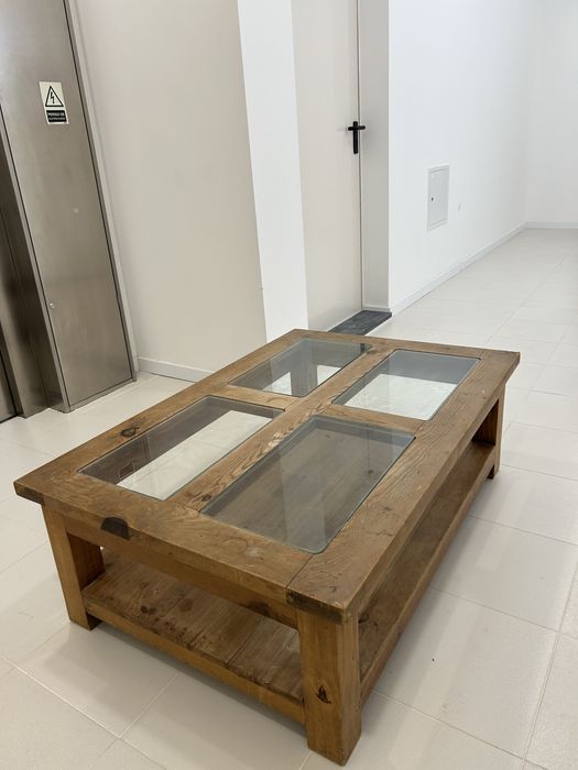Mesa de Madeira Maciça