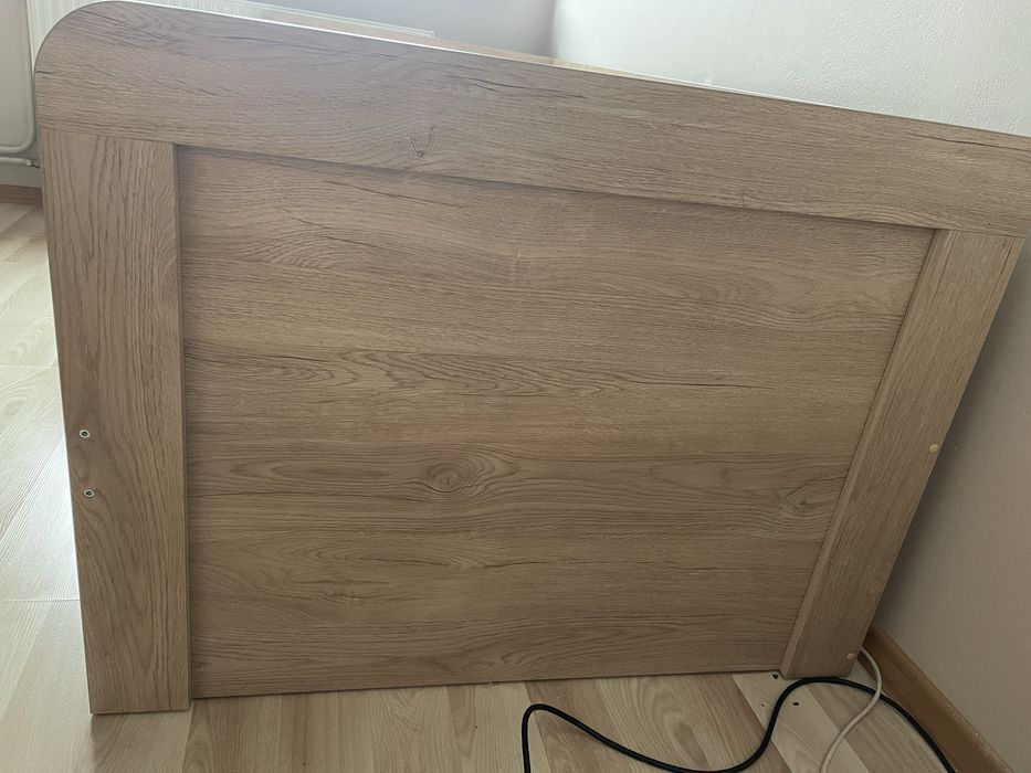 Łóźko jednoosobowe z materacem