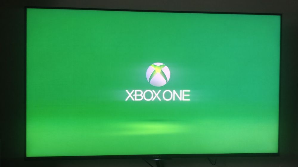 Xbox One S plus dwa kontrolery z stacją dokującą