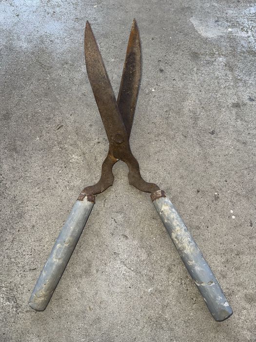 Troco tesoura jardinagem antiga