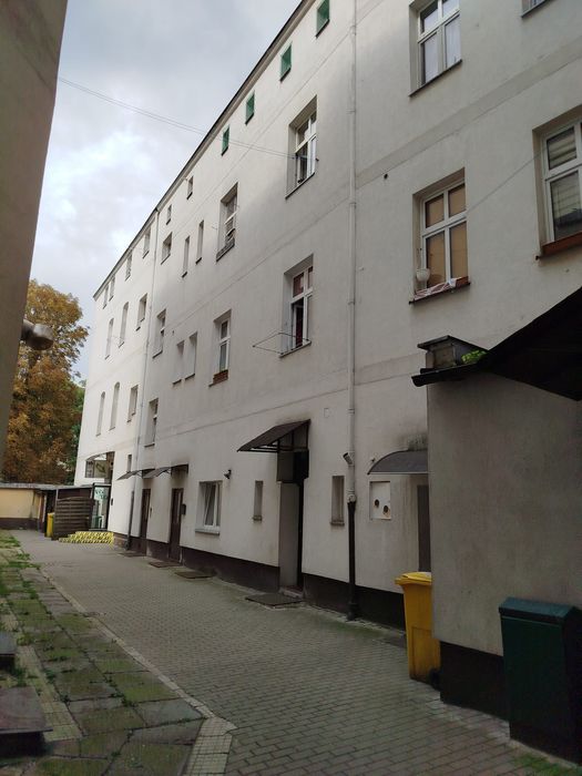 Sprzedam udziały w lokalach mieszkaniowych oraz usługowych