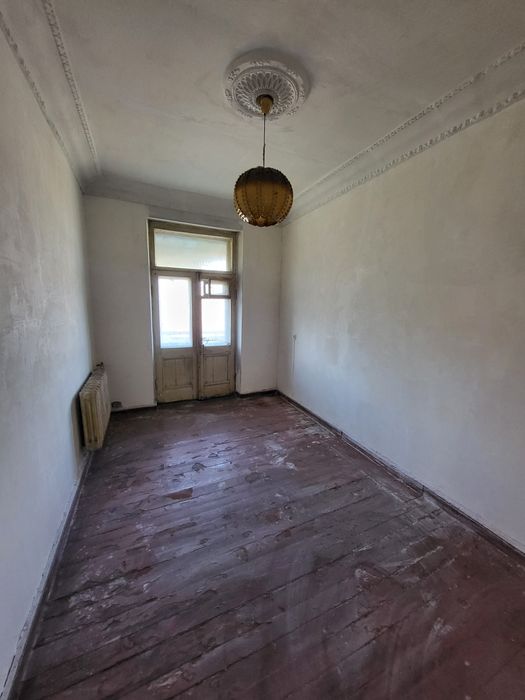 Продам двухкомнатную квартиру. Центр города. Y.A.