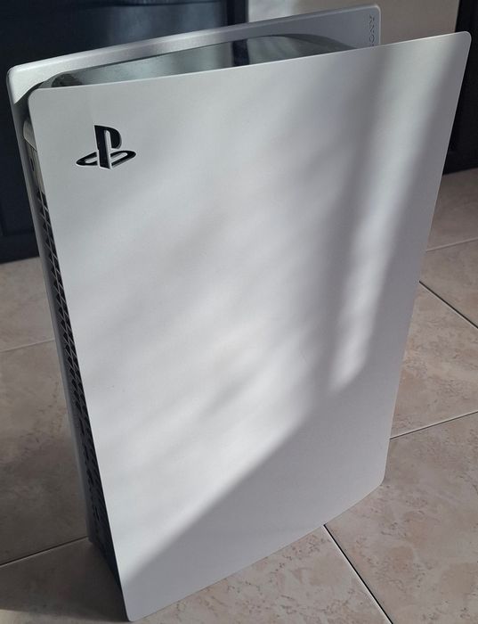 PS5 Standard 825 GB + Comando DualSense