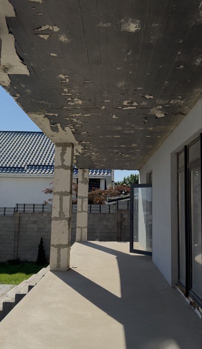 Продам частный дом  из монолита /2  этажа/ Подвал/Червоный /Хутор/ 280 кв м/