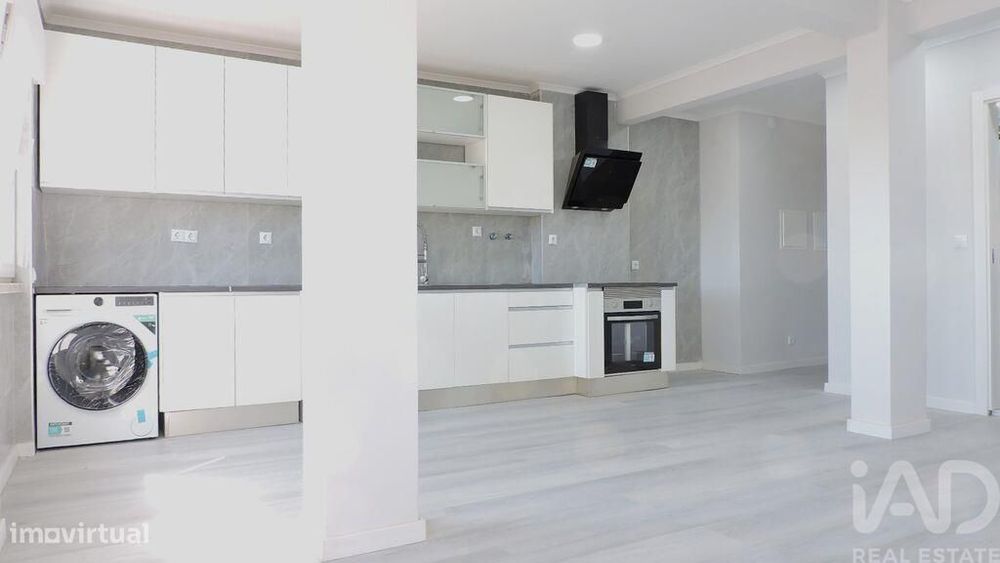 Apartamento T2 em São Sebastião