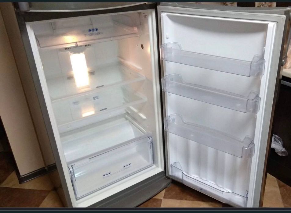 Холодильник ідеальний стан Whirlpool