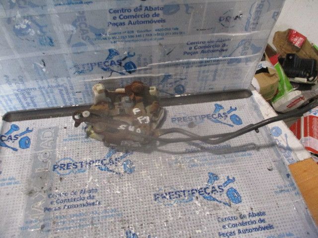 Fechadura / fecho porta frente esquerdo HYUNDAI Accent I (X3)