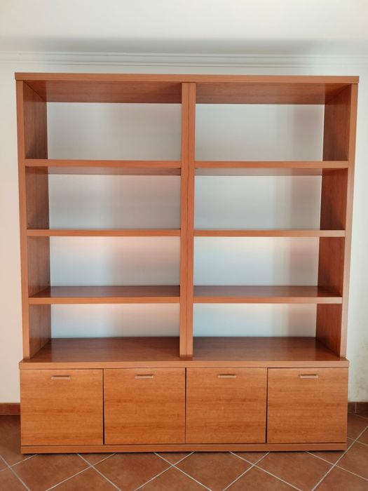 Estante madeira com arrumação inferior - 2 MT x 2,30 MT (comp.x alt.)