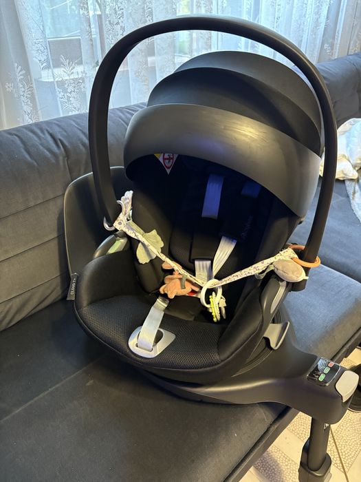 Cybex Cloud T PLUS z bazą i dodatkami