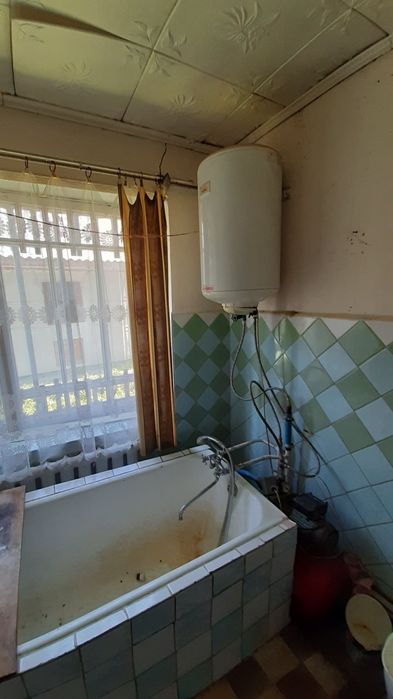 Оренда,Продаж.Будинок з господарськими примішенням садом,городом,гаражем і криницею