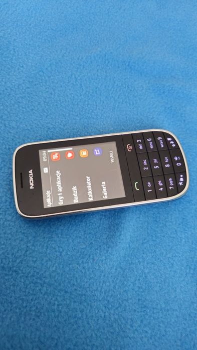 Telefon Nokia 203. Ładna.
