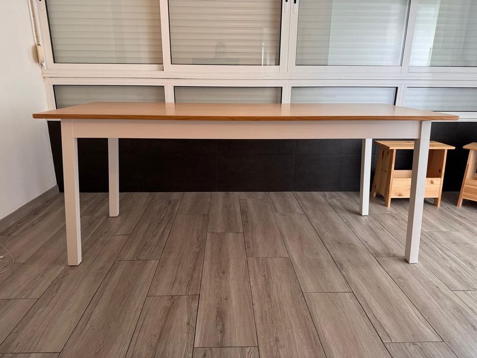 Mesa PINNTORP 185x75 castanho e branco.