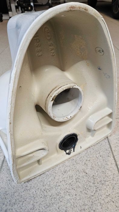 Sanita suspenso branco