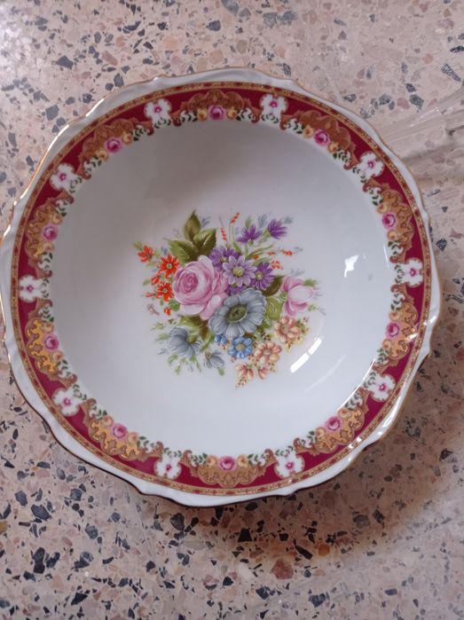 Belo prato de porcelana de Limoges