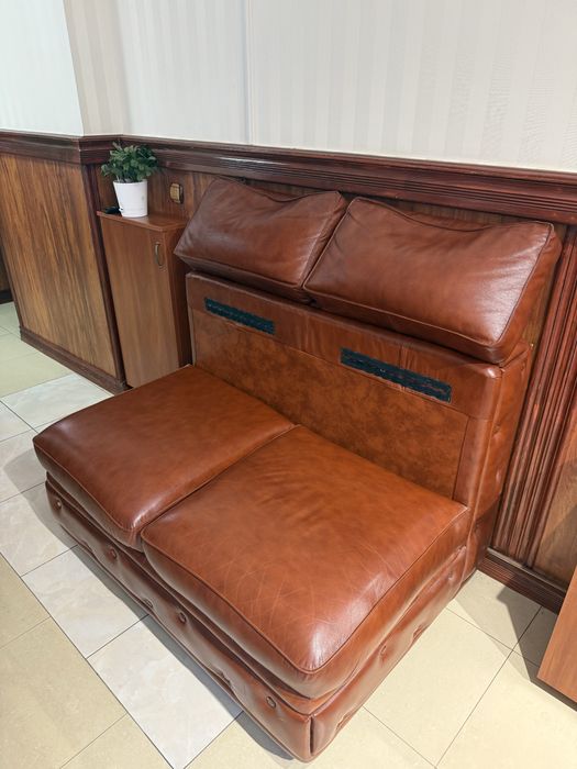 Диван не розкладний