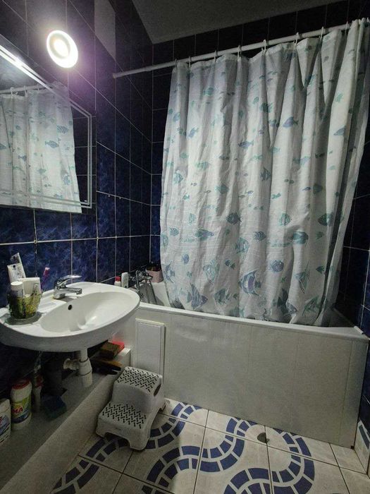Продам 3-х кімнатну квартиру 82м з високою стелею і автономне опалення