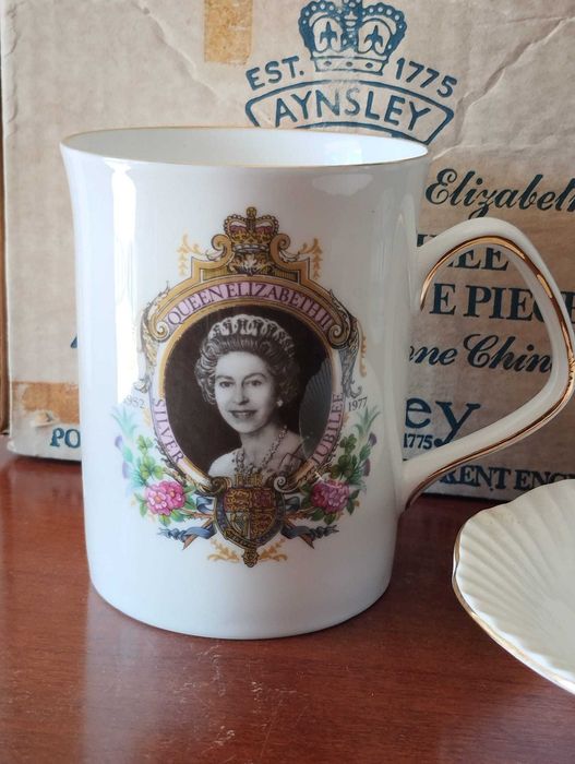Caneca e Prato Jubileu 1977 Rainha Elizabeth II