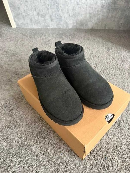 UGG Classic Mini Boots Black r.36