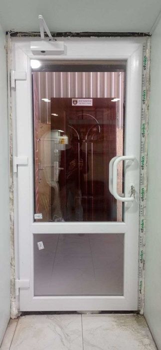 Пластиковые двери металлопластиковые доступная цена установка доставка