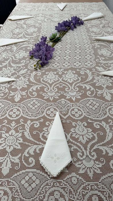 Toalha de mesa em renda de Filé + 12 guardanapos