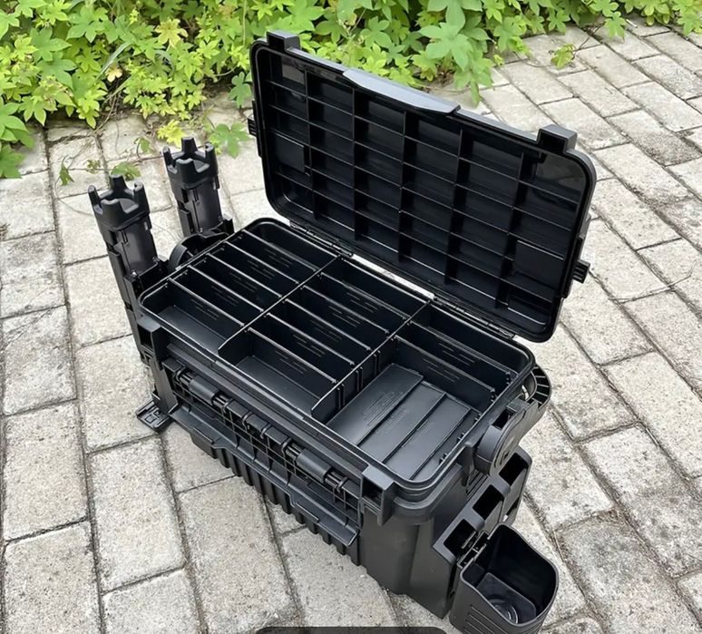 Ящик для рибалки. Ящик рибальский для снастей.